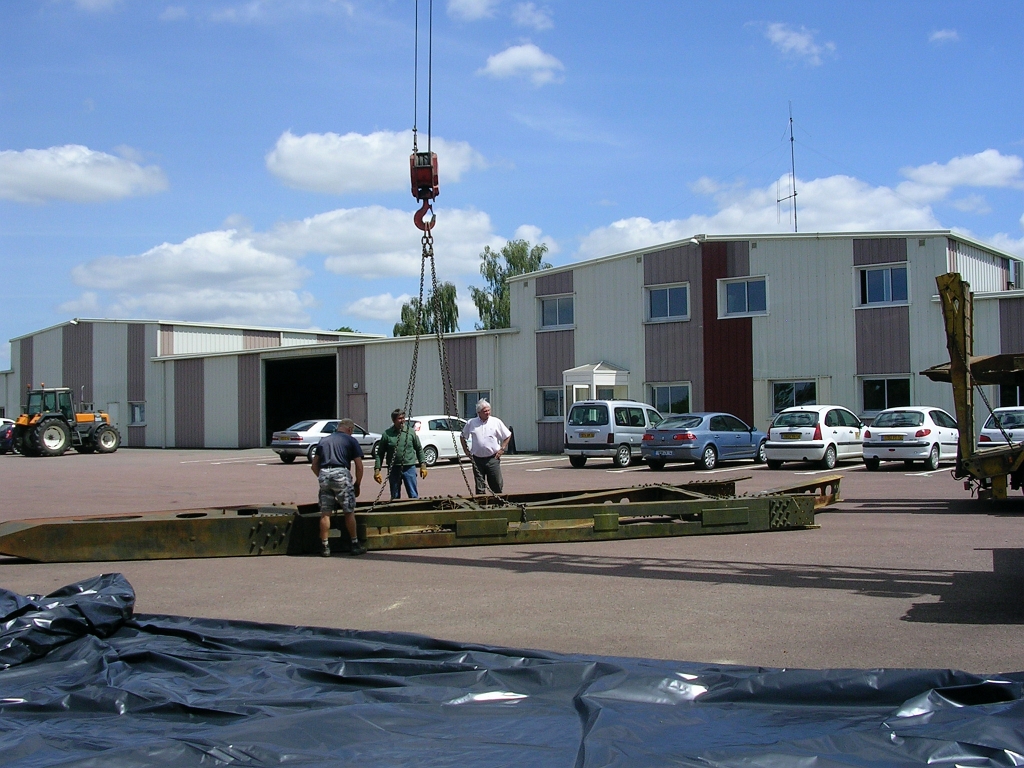 20110601 WHALE:BALEINE 2 Arrives in Vire From Brécey 07.jpg